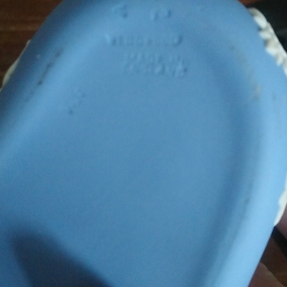 Wedgwood Heart Box - Picture 5 of 5